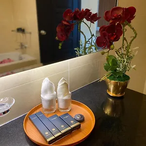 kinta-riverfront-hotel-suites.ipoh-hotel.com/